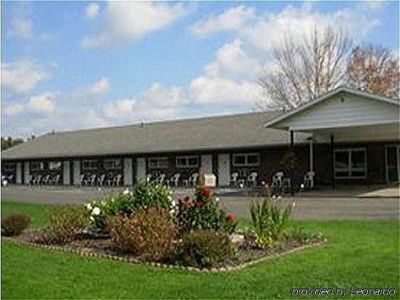Red Carpet Inn On The Lake - Oneonta Bagian luar foto