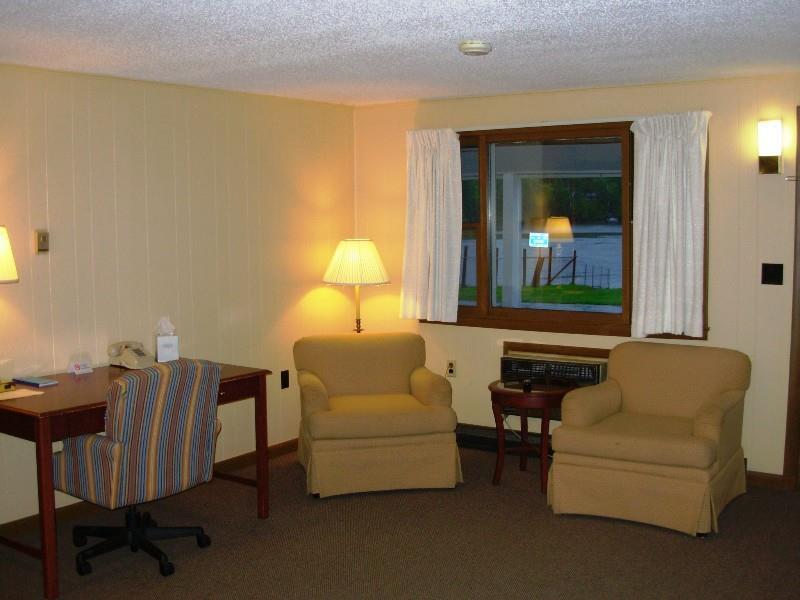 Red Carpet Inn On The Lake - Oneonta Ruang foto