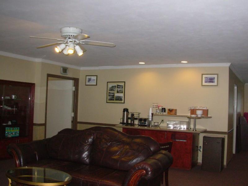 Red Carpet Inn On The Lake - Oneonta Interior foto