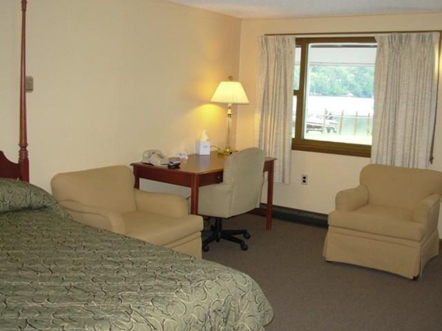 Red Carpet Inn On The Lake - Oneonta Ruang foto