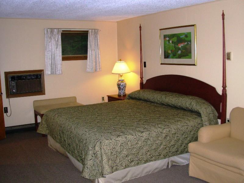 Red Carpet Inn On The Lake - Oneonta Ruang foto