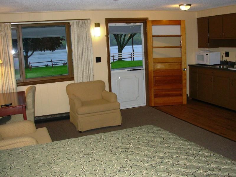 Red Carpet Inn On The Lake - Oneonta Ruang foto