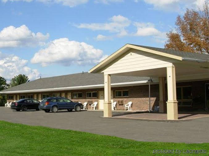 Red Carpet Inn On The Lake - Oneonta Bagian luar foto
