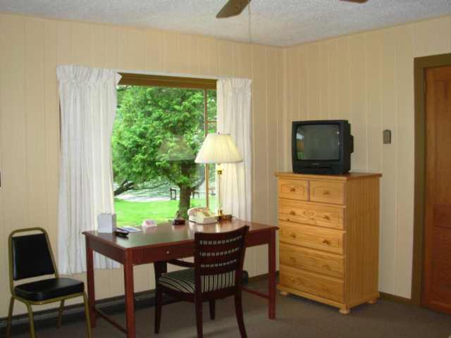 Red Carpet Inn On The Lake - Oneonta Ruang foto